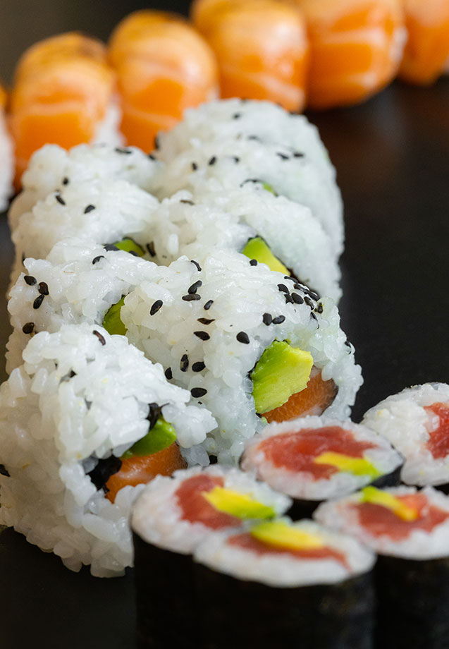 Sushi de diferentes estilos
